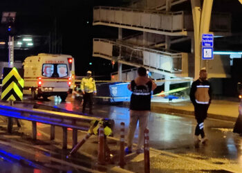 Trafik ekibine İETT otobüsü çarptı: 1 polis şehit