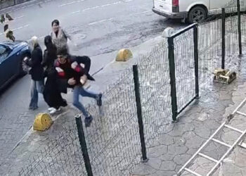 Kazakistan uyruklu kadın kapkaça uğradı
