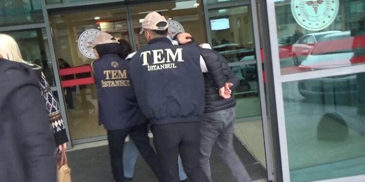 DEM Parti Esenyurt ilçe eş başkanları tutuklandı