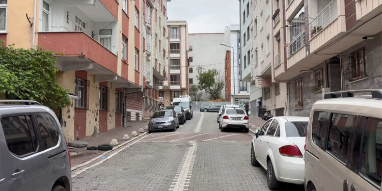 Esenyurt'ta eşini boğarak öldüren kişi kendini ihbar etti