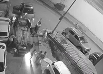 Gaziosmanpaşa'daki trafikte kovalamaca kazayla bitti
