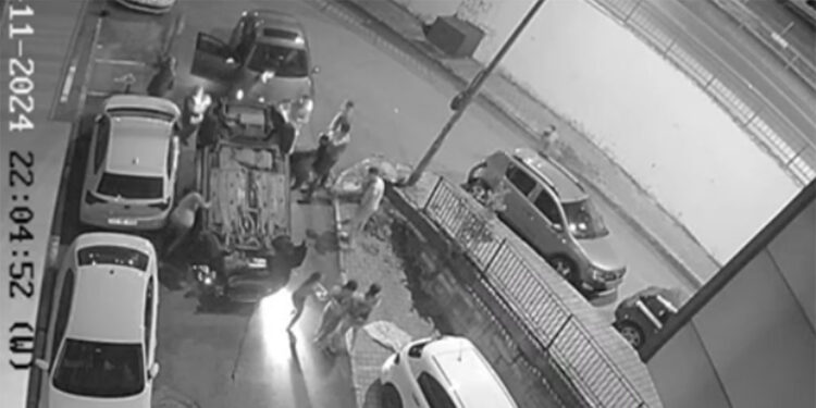 Gaziosmanpaşa'daki trafikte kovalamaca kazayla bitti