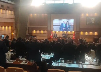 İBB Meclisi'nde 'Söz vermeme' tartışması