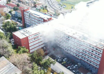İstanbul Eğitim ve Araştırma Hastanesi'nde çıkan yangın söndürüldü