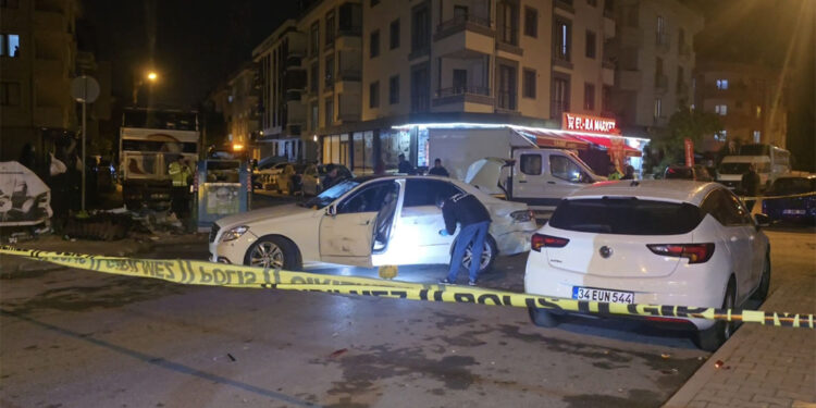 Sancaktepe'de iş yerini kurşunladılar