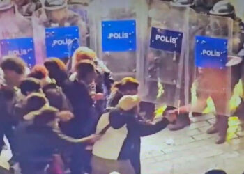Taksim'de kadına şiddet yürüyüşüne polis izin vermedi