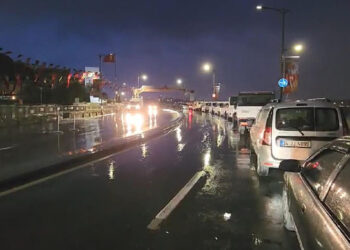 Üsküdar ve Zeytinburnu'nda sağanak yağış