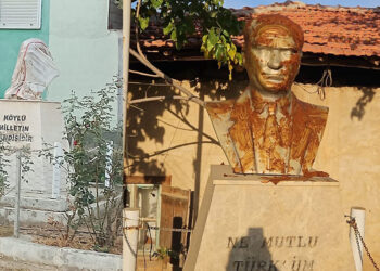 Atatürk büstüne saldırı düzenleyen kişi tutuklandı