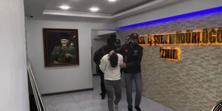 İzmir'de eve silahlı saldırıya ilişkin 1 tutuklama