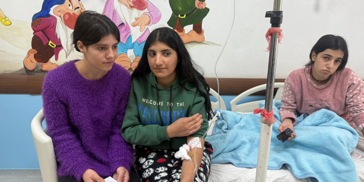 Iğdır'da 25 öğrenci gıda zehirlenmesi şüphesiyle hastaneye kaldırıldı