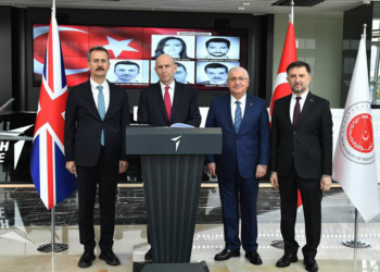 İngiltere Savunma Bakanı Healey, TUSAŞ'ı ziyaret etti