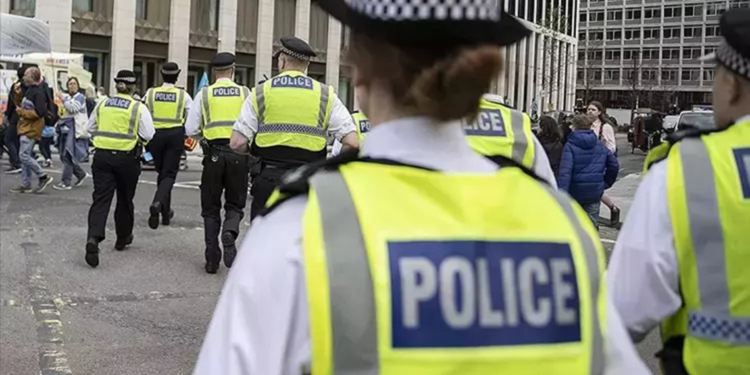 İngiltere'de PKK'ya yönelik operasyonda 6 kişi gözaltına alındı