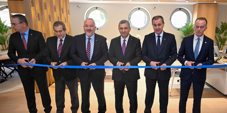 İş Bankası ilk Turizm İhtisas Şubesi’ni Antalya’da açtı