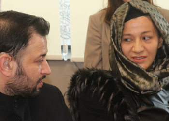 İşitme engelli çift, 10 yıl sonra birbirini yeniden duydu