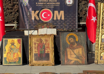 İstanbul'da tarihi eser operasyonu: Üç döneme ait eserler ele geçirildi