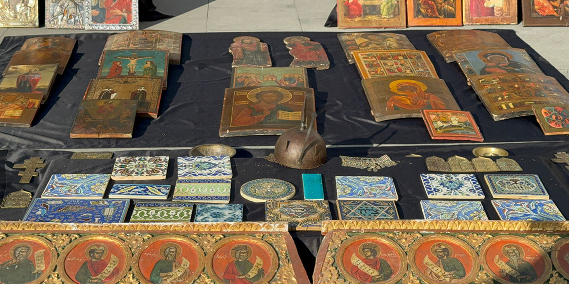 İstanbul'da tarihi eser operasyonu: Üç döneme ait eserler ele geçirildi