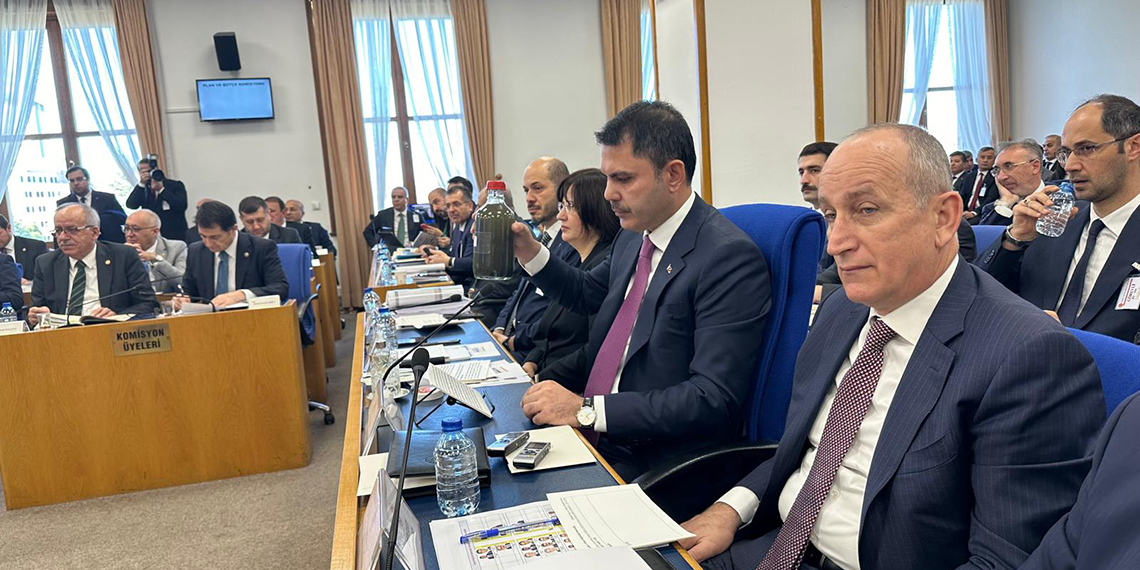 İzmir Körfezi'nin kirli suyu TBMM'de