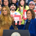 Jennifer Lopez Kamala Harris'i destekliyor