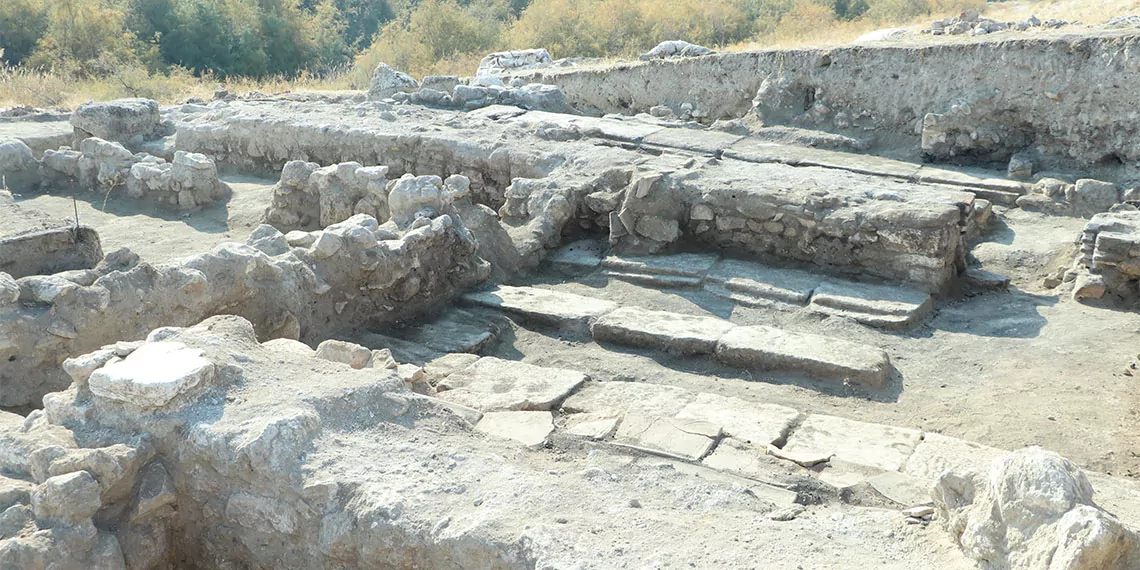 Ankara'nın nallıhan ilçesinde 2009 yılında başlatılan kazılarla ortaya çıkarılan juliopolis antik kenti'nde, bu yıl yapılan kazılarda işlik (atölye) ve 'hollanda florini' sikkesi bulundu.