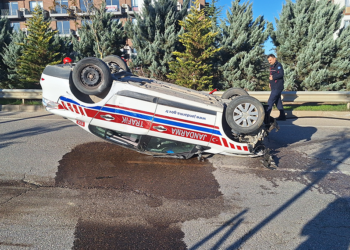 Jandarma trafik otosu takla attı; 2 yaralı