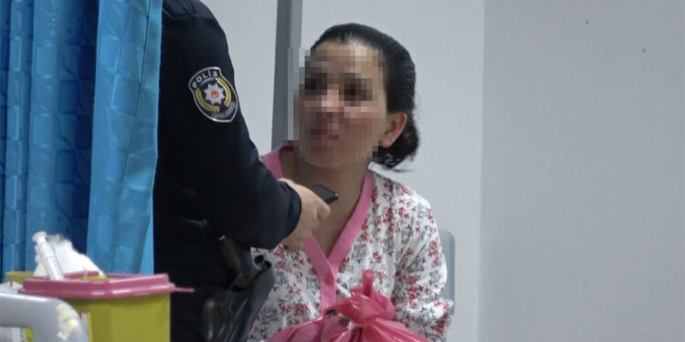 Kocası tarafından aldatıldığını düşünen kadın kendini yakmak istedi