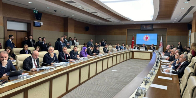 İstihdam edilenler asgari ücretin altında ve sigortasız çalıştırılıyor