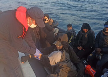 Kuşadası'nda 30 kaçak göçmen yakalandı