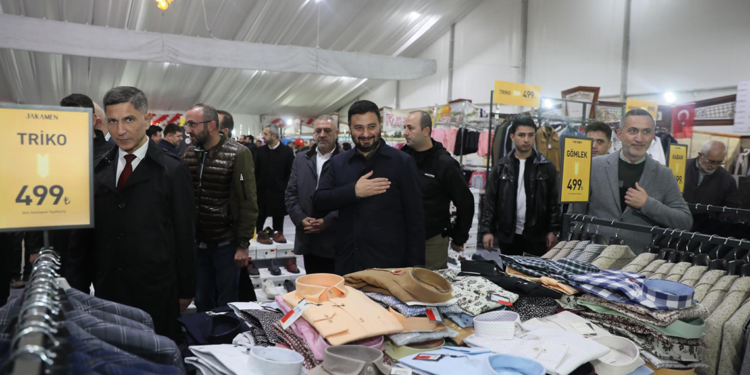 Kağıthane'de alışveriş günleri başladı