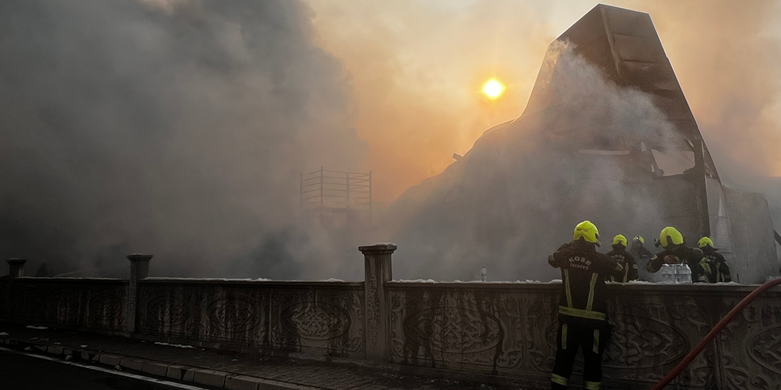 Kayseri'de mobilya fabrikasında yangın: 3 ölü