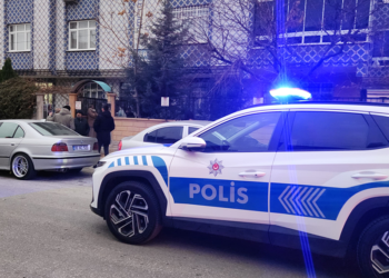 Kombiden sızan gazdan zehirlenen çift, toprağa verildi