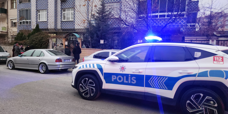 Kombiden sızan gazdan zehirlenen çift, toprağa verildi