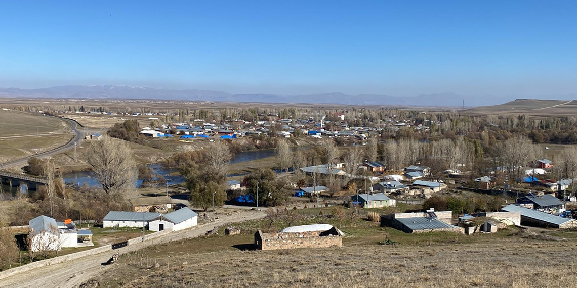 Köyde içme suyu sorunu çözülünce kadınlar hatıra ormanı kurdu