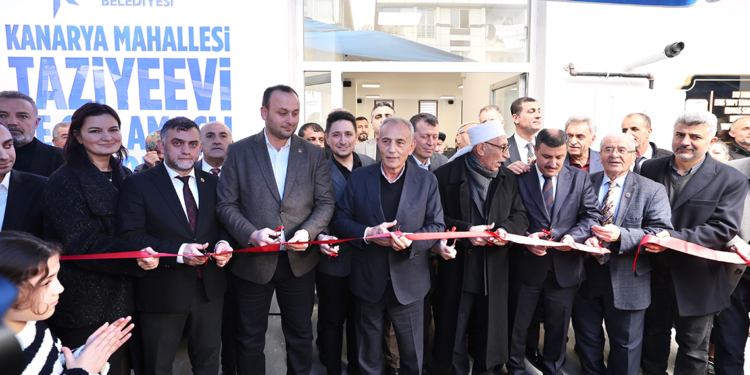 Küçükçekmece’de 4’üncü ‘Halk Market’ açıldı