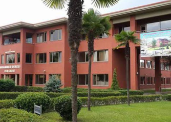 Lisede pencereden düşen Beril, kurtarılamadı
