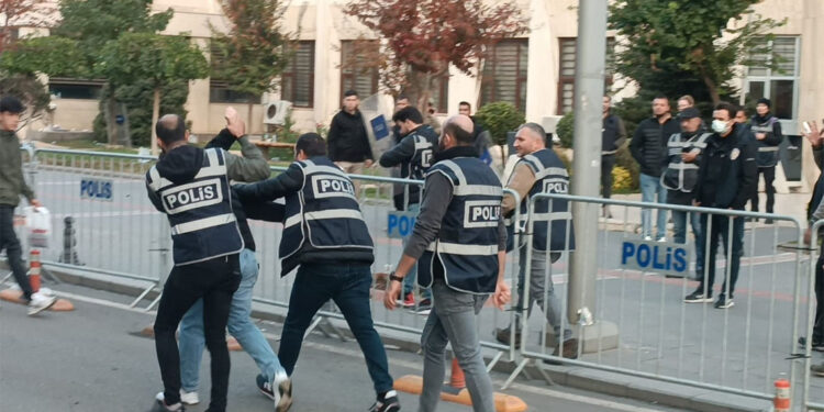 Batman'da protestolara polis müdahalesi: 75 gözaltı