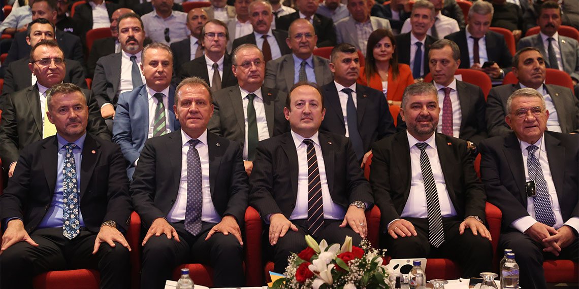 Mersin'de düzenlenecek 'Mersin Ekonomi Zirvesi' öncesi, Vali Ali Hamza Pehlivan başkanlığında bilgilendirme toplantısı gerçekleştirildi.