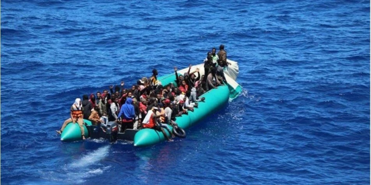 Madagaskar açıklarında iki mülteci botu alabora oldu: 22 ölü