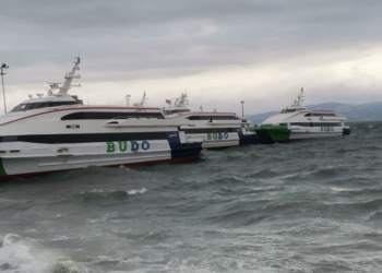 Marmara'da fırtına; seferler iptal edildi