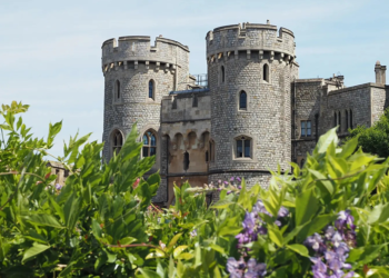 Maskeli hırsızlar Windsor Kalesi’ne girdi