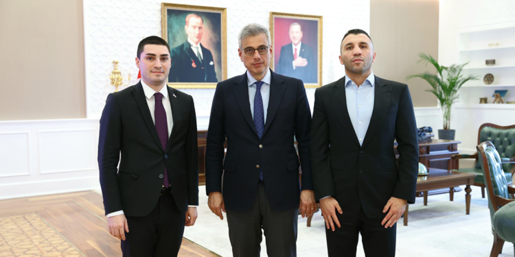 Memişoğlu, TEF Başkanı Mert Şener ve Milli Boksör Yıldırım'ı kabul etti