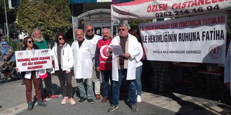 Muğla'da aile hekimleri grevde: Aile hekimliğinin ruhuna Fatiha okudular