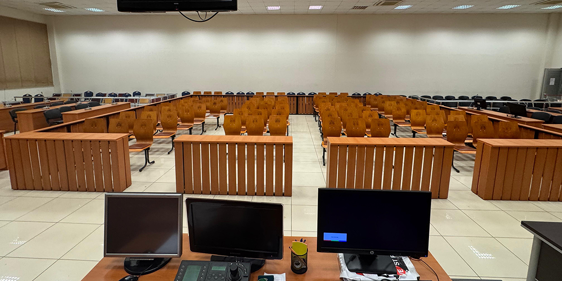 Narin Güran cinayetinde 4 sanık hakkında ağırlaştırılmış müebbet hapis cezası istendi. Polis ekipleri, yarın başlayacak dava öncesi adliye çevresine bariyerler yerleştirdi.