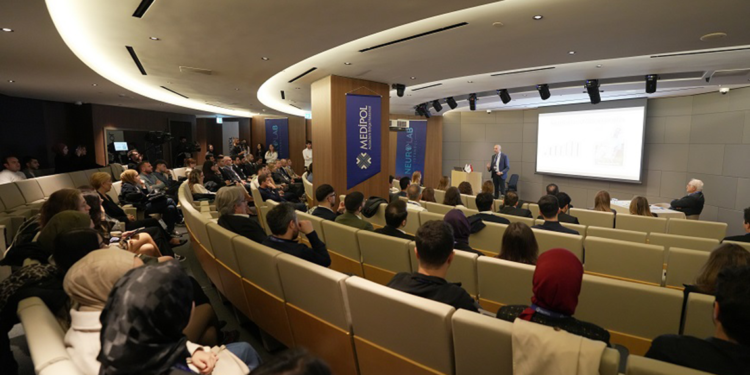 NeuroLab İstanbul 2024’te parkinson hastalığı konuşuldu