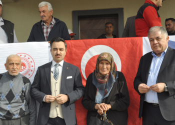 Nurdağı'nda 60 köy evi, depremzedelere teslim edildi