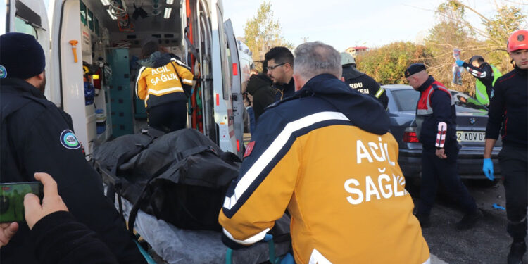 Ordu'da kamyona arkadan çarpan otomobildeki 3 kişi öldü