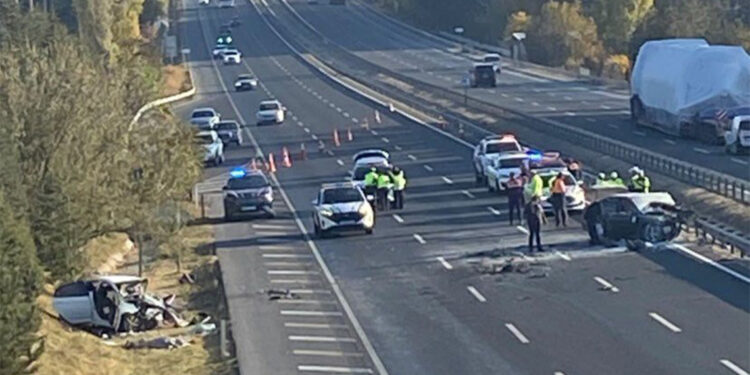 Bipolar hastası otomobiliyle ters yöne girdi: Ölü ve yaralılar var