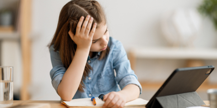 Okuldaki başarısızlık stres ve sindirim sorunlarına yol açıyor
