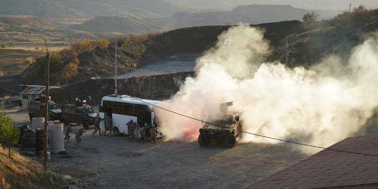 Özel harekat polisinden gerçek mühimmatlarla tatbikat