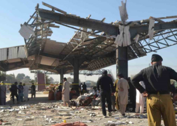 Pakistan'da tren istasyonunda bombalı saldırı: 24 ölü, 44 yaralı