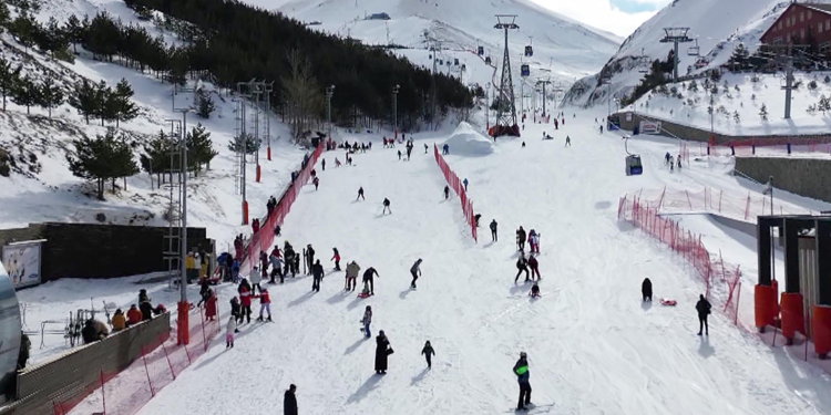 Palandöken'de 45 santim kar, suni kar ile 1 metreye çıkarılacak